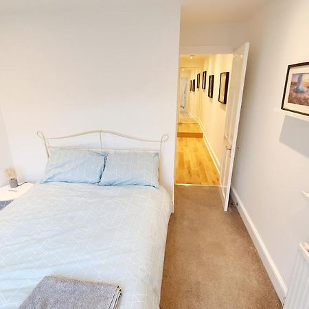 Lovely 2 Bedroom Period Garden Flat. London Kültér fotó