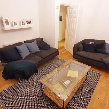 Lovely 2 Bedroom Period Garden Flat. London Kültér fotó