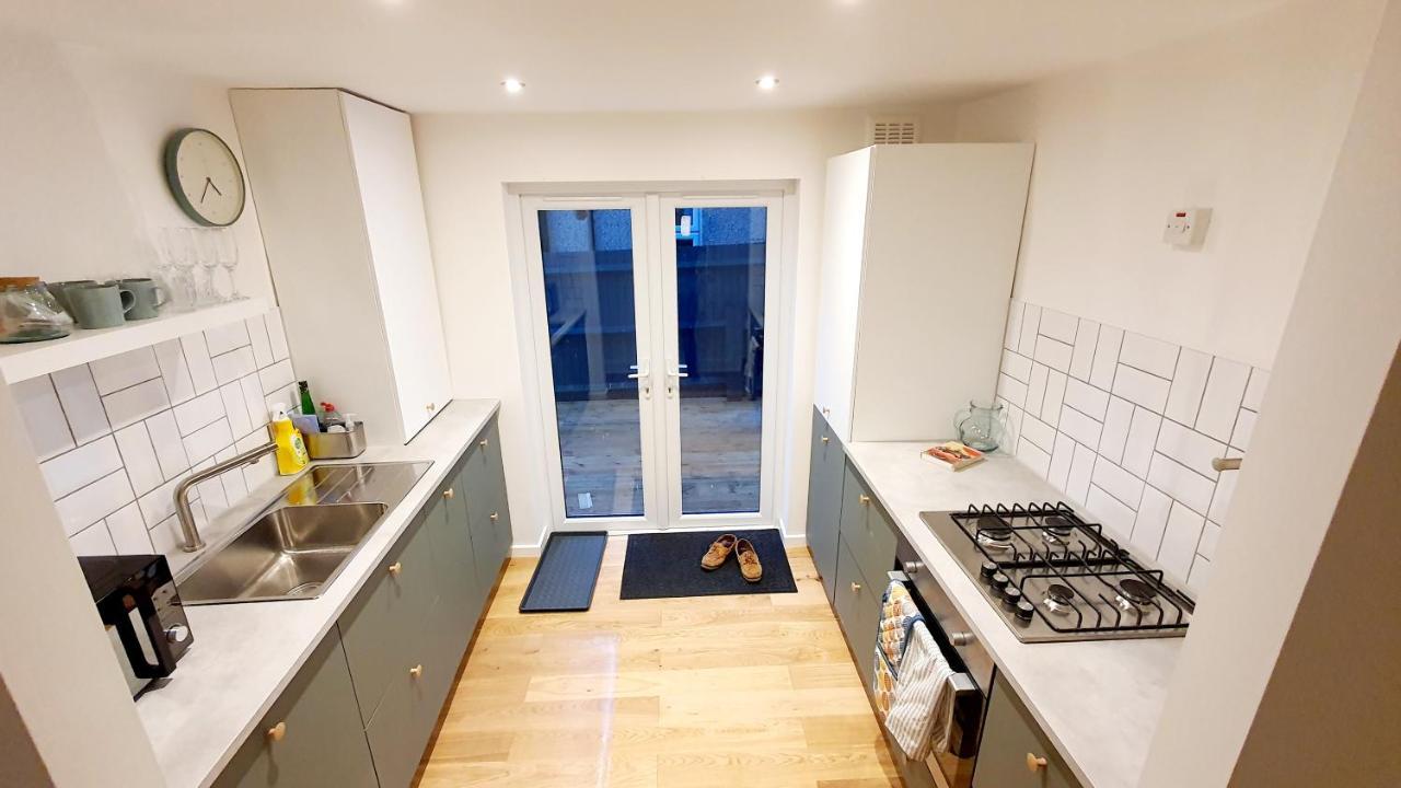Lovely 2 Bedroom Period Garden Flat. London Kültér fotó