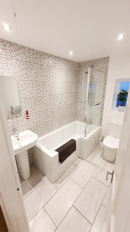 Lovely 2 Bedroom Period Garden Flat. London Kültér fotó