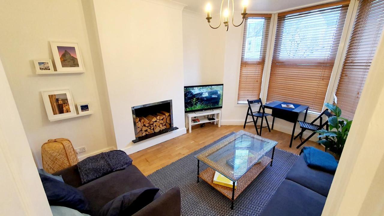 Lovely 2 Bedroom Period Garden Flat. London Kültér fotó
