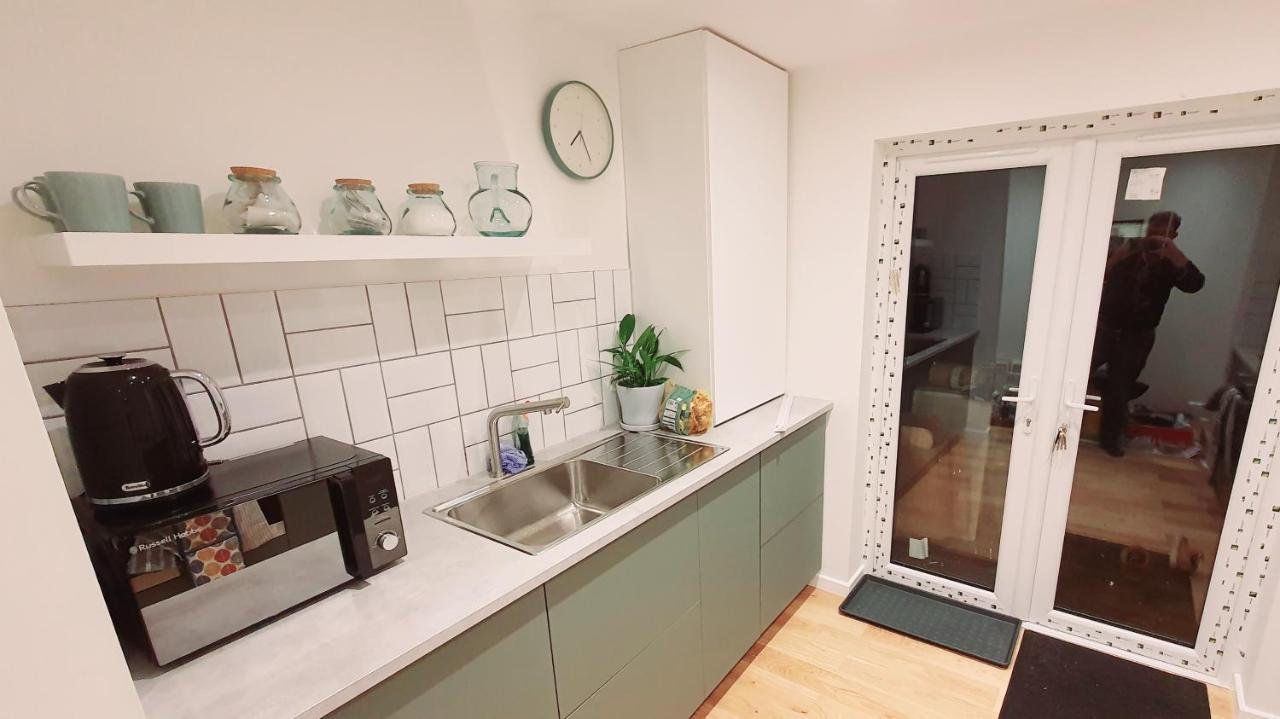 Lovely 2 Bedroom Period Garden Flat. London Kültér fotó